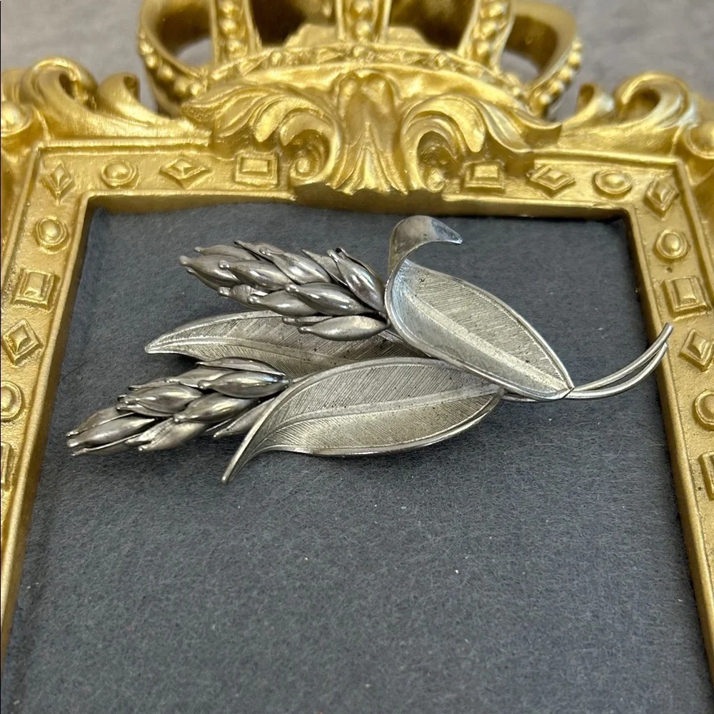 Elegant Silver Leaf and Wheat Brooch